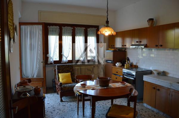 casa indipendente in vendita a Lucca in zona Mutigliano
