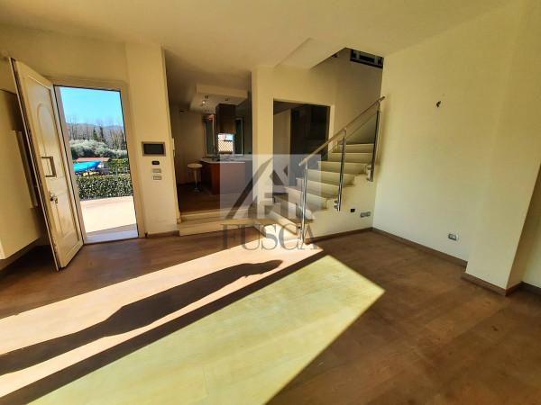 casa indipendente in vendita a Lucca in zona San Lorenzo a Vaccoli