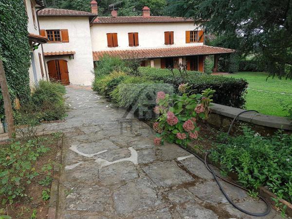 casa indipendente in vendita a Lucca in zona Pontetetto
