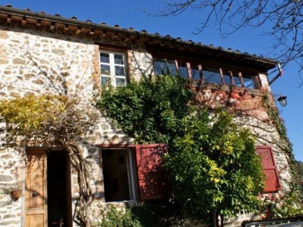 casale in vendita a Lucca in zona Monte San Quirico