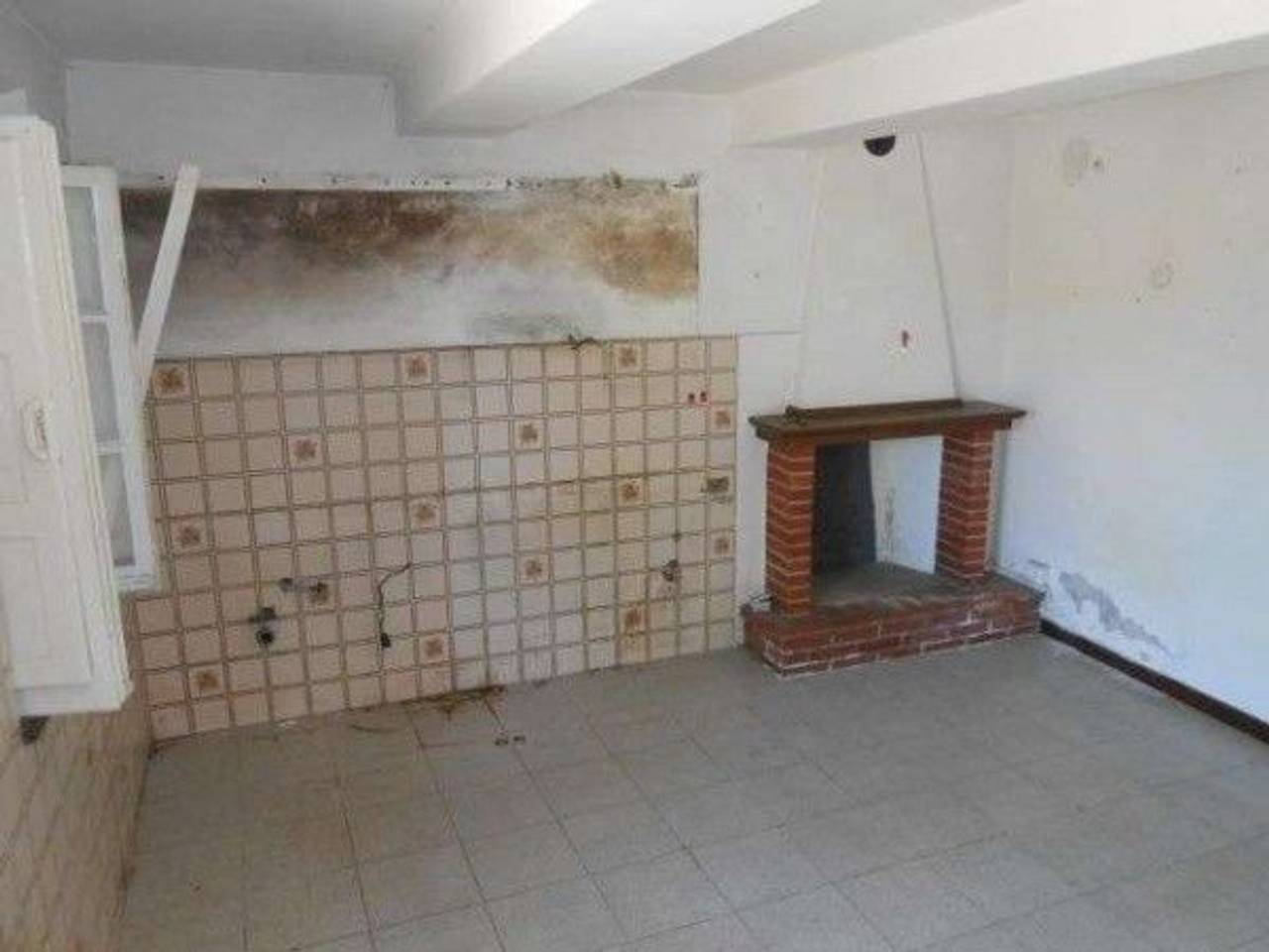 casa indipendente in vendita a Lucca in zona Nozzano