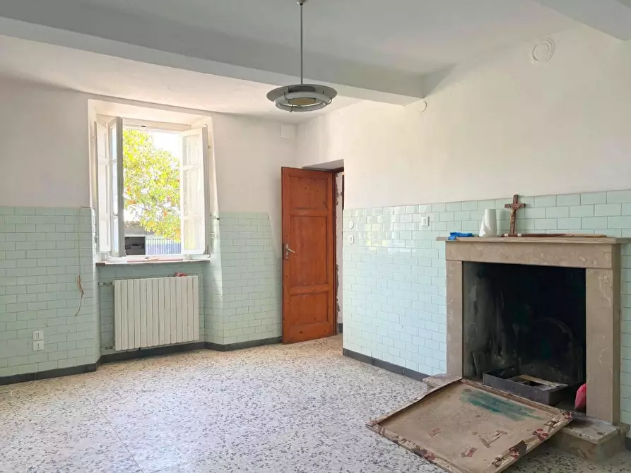 intera palazzina in vendita a Lucca in zona Balbano