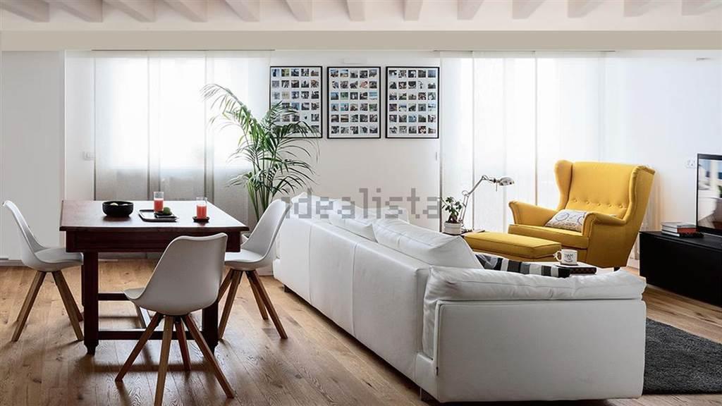 appartamento in vendita a Lucca in zona Centro Città