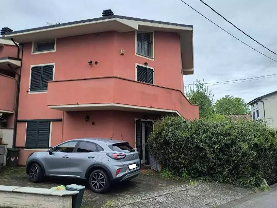 appartamento in vendita a Lucca in zona zona Sorbano