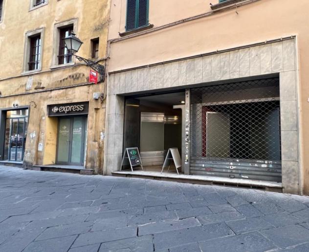 locale commerciale in vendita a Lucca in zona Centro Città