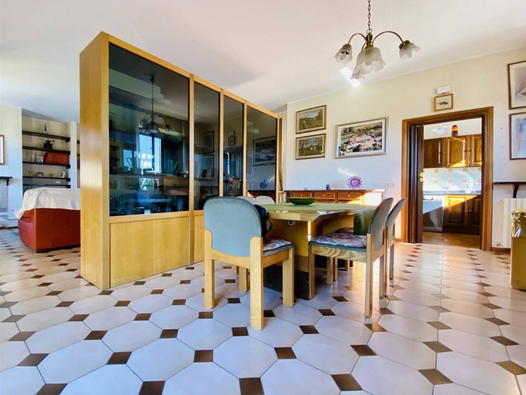 casa indipendente in vendita a Lucca in zona Ciciana