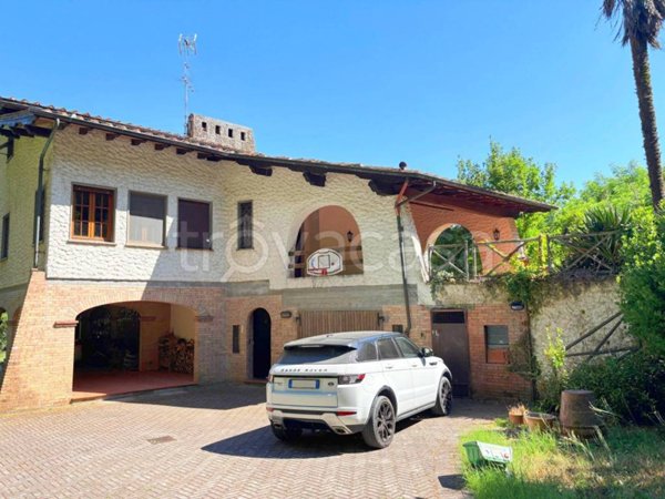 casa indipendente in vendita a Lucca in zona Maggiano
