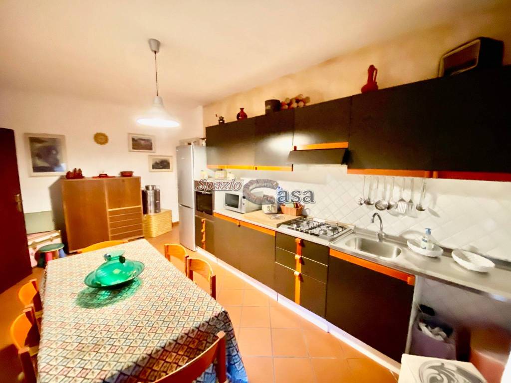 casa indipendente in vendita a Lucca in zona Nozzano