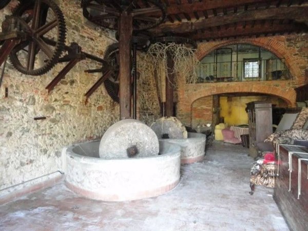 casa indipendente in vendita a Lucca in zona Maggiano