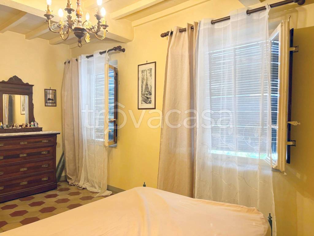 casa indipendente in vendita a Lucca in zona Cerasomma