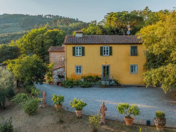 casa indipendente in vendita a Lucca in zona Ponte a Moriano