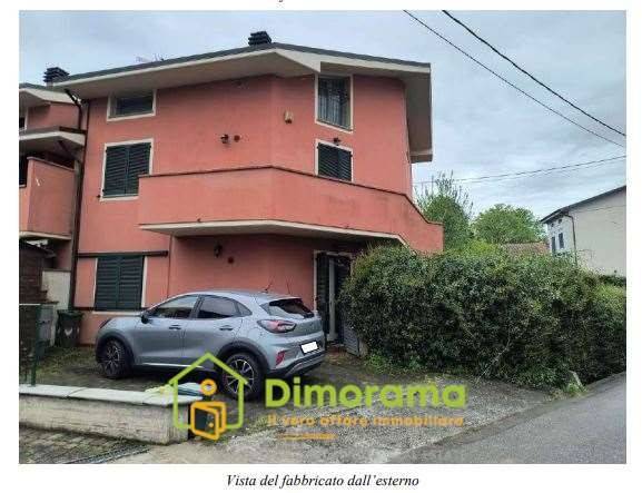 casa indipendente in vendita a Lucca in zona zona Mugnano