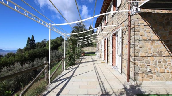 casa indipendente in vendita a Lucca in zona Centro Città