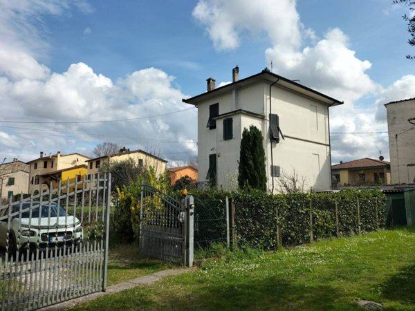 casa indipendente in vendita a Lucca in zona San Donato