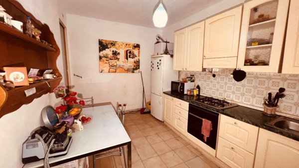 casa indipendente in vendita a Lucca in zona Ponte a Moriano