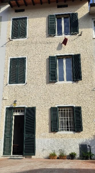 casa indipendente in vendita a Lucca in zona Centro Città