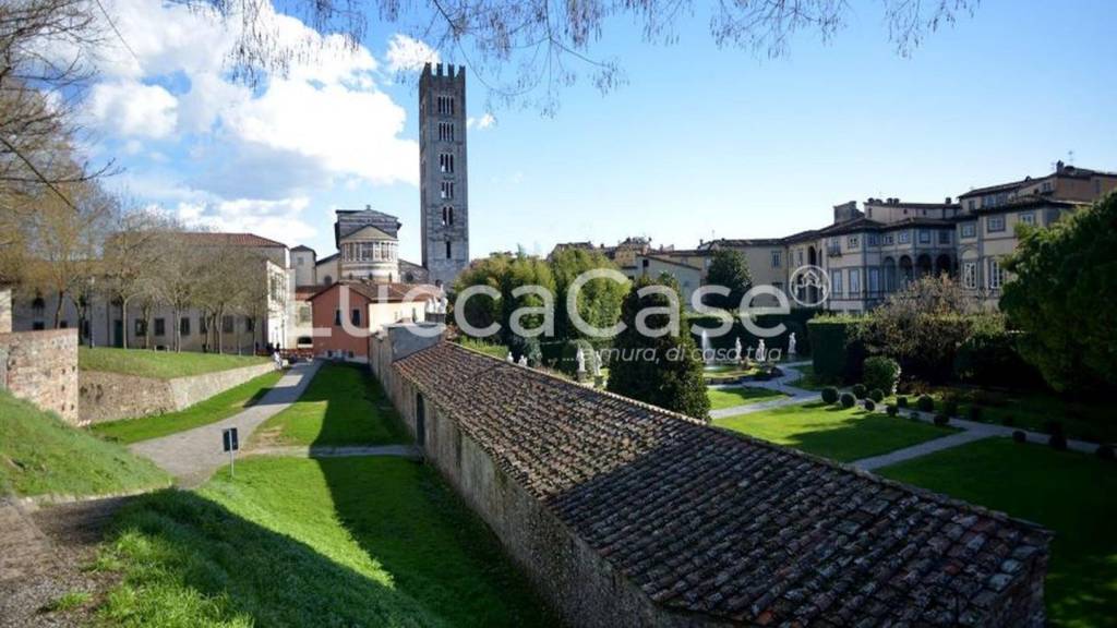attico in vendita a Lucca in zona Sant'Anna