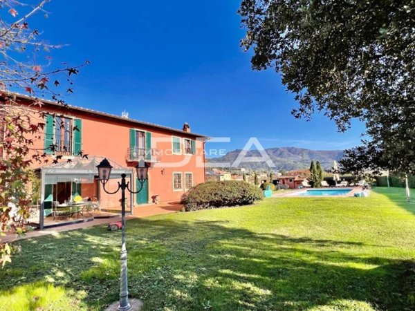 casa indipendente in vendita a Lucca in zona Mutigliano