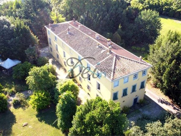 villa in vendita a Lucca in zona Ciciana