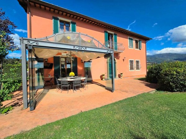 casa indipendente in vendita a Lucca in zona Monte San Quirico
