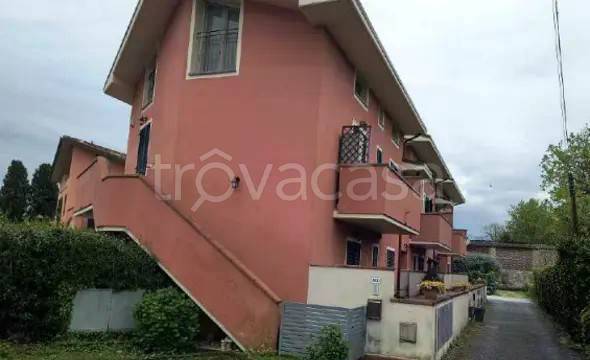 appartamento in vendita a Lucca in zona zona Mugnano