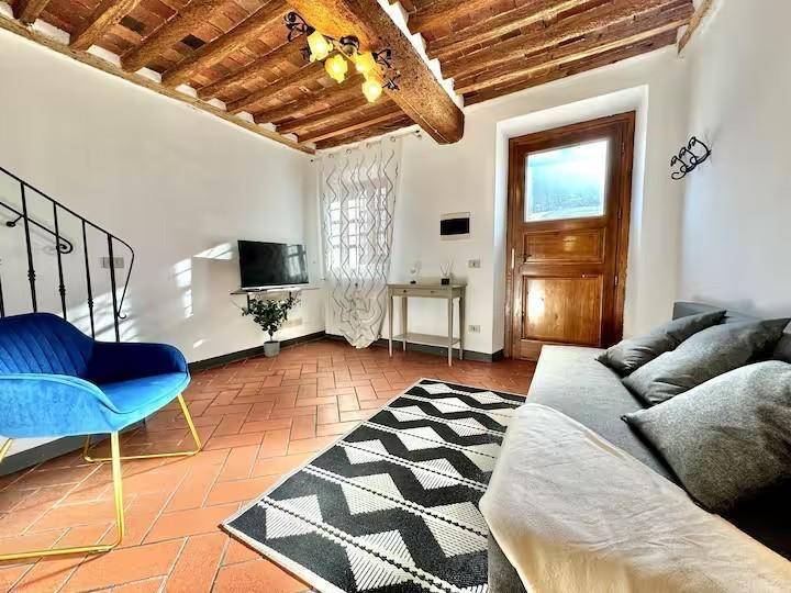 casa indipendente in vendita a Lucca in zona zona Mugnano