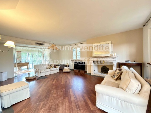 casa indipendente in vendita a Lucca in zona Querce