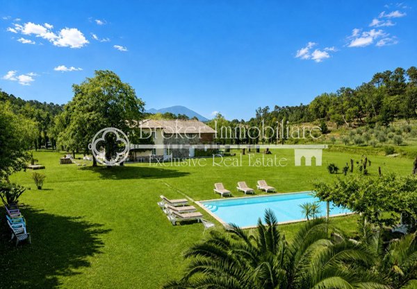 casa indipendente in vendita a Lucca in zona Alla Bidia