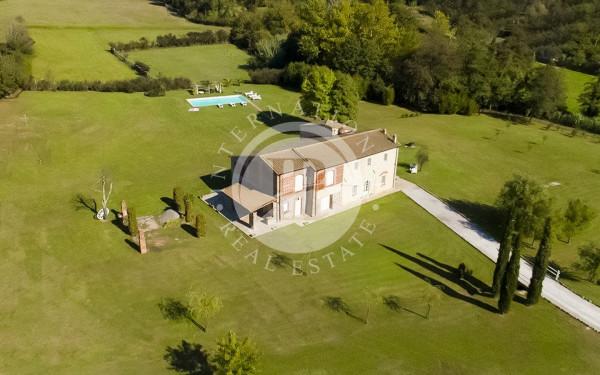 casa indipendente in vendita a Lucca in zona Centro Città