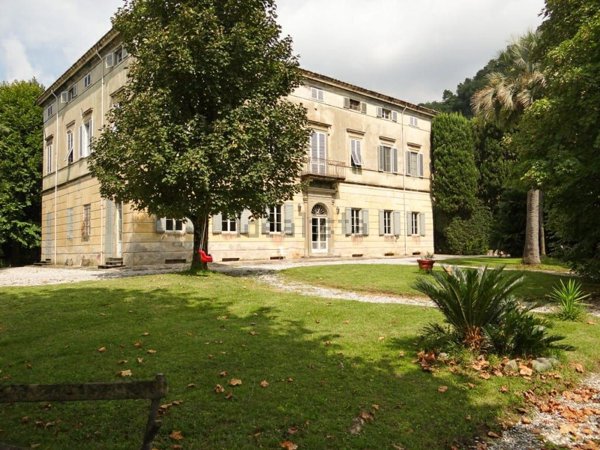 casa indipendente in vendita a Lucca in zona Ponte a Moriano