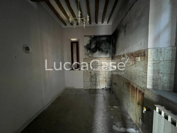 casa indipendente in vendita a Lucca
