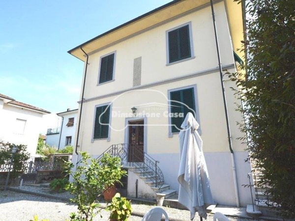 casa indipendente in vendita a Lucca in zona zona Sorbano