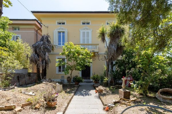 casa indipendente in vendita a Lucca in zona Santa Maria del Giudice