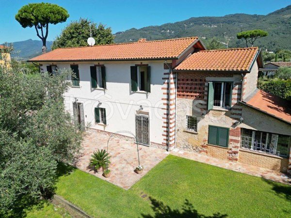 casa indipendente in vendita a Lucca in zona Zona San Concordio