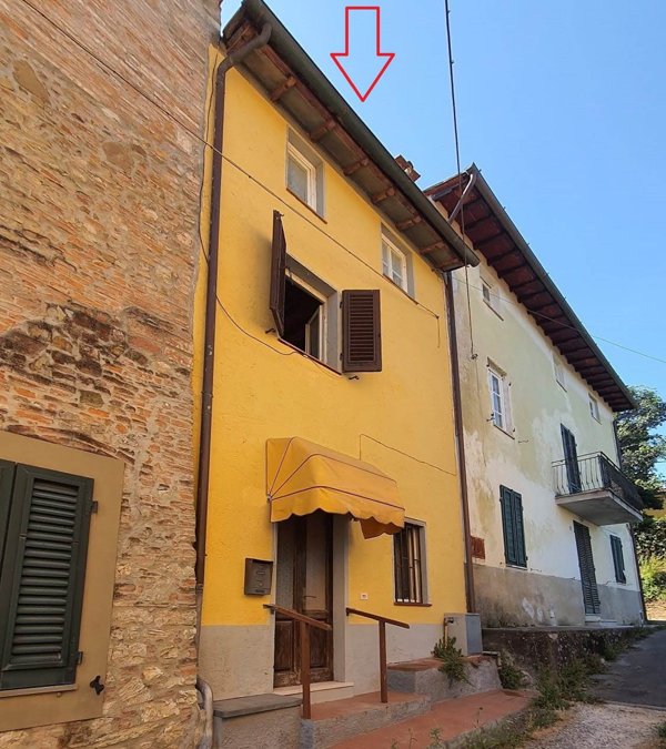 casa indipendente in vendita a Lucca in zona Arliano