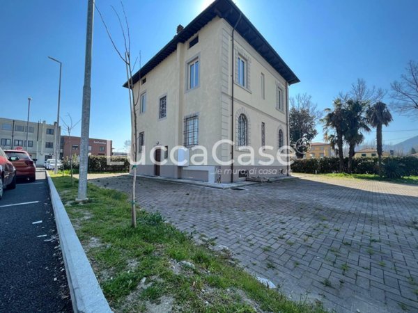 casa indipendente in vendita a Lucca in zona Sant'Anna