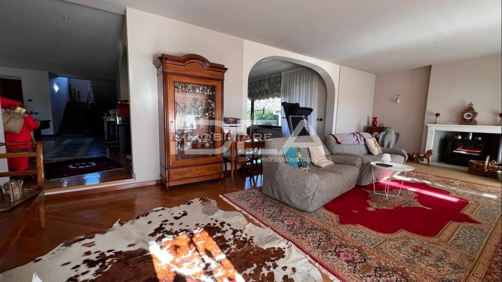 casa indipendente in vendita a Lucca in zona San Pietro a Vico