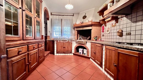 casa indipendente in vendita a Lucca in zona Centro Città