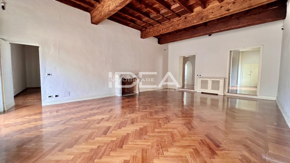 appartamento in vendita a Lucca in zona Centro Città