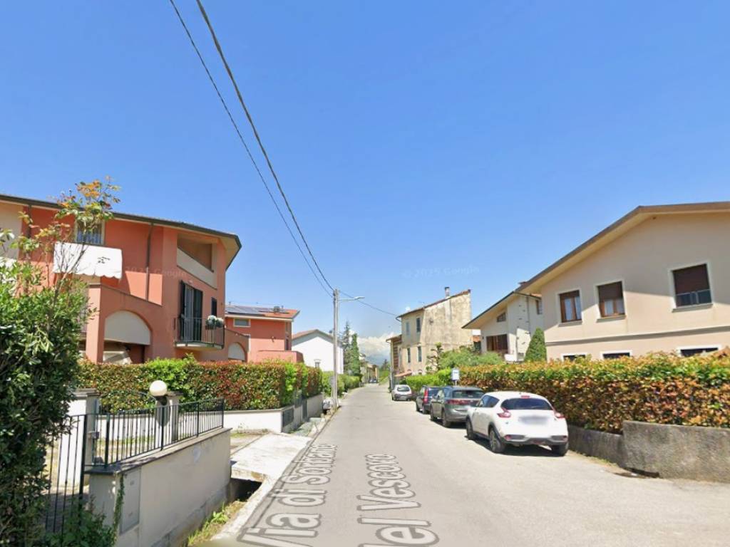 appartamento in vendita a Lucca in zona zona Sorbano