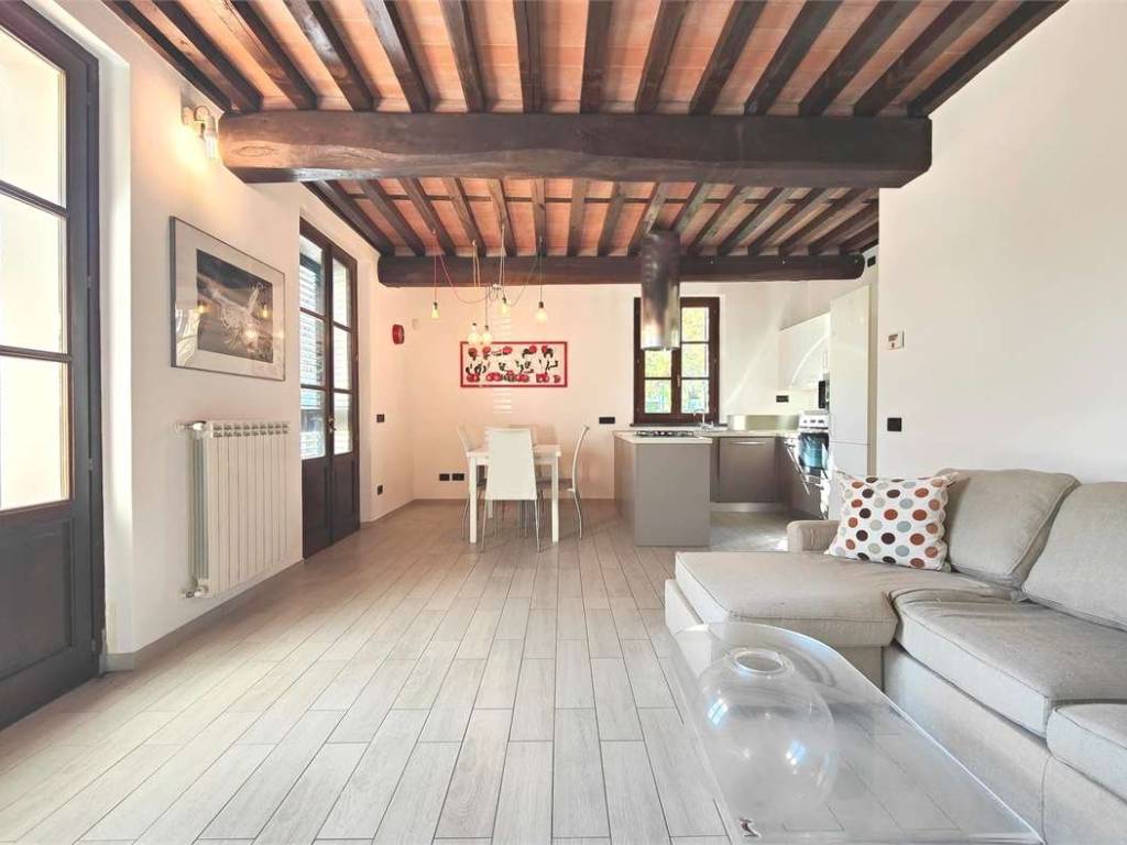 casa indipendente in vendita a Lucca in zona zona Arancio