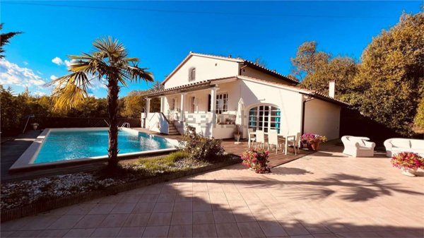 casa indipendente in vendita a Lucca in zona Monte San Quirico