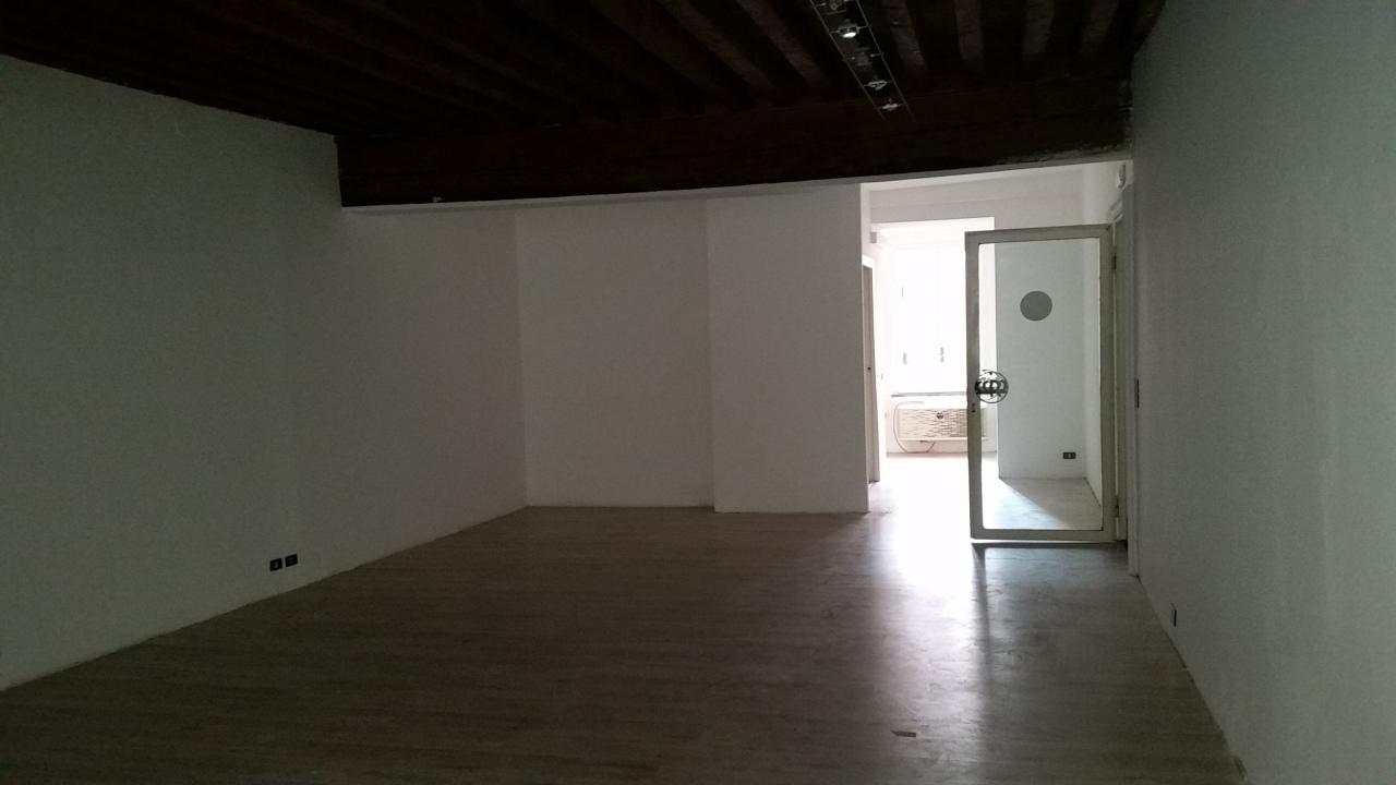 appartamento in vendita a Lucca in zona Centro Città