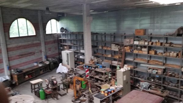 locale commerciale in vendita a Lucca
