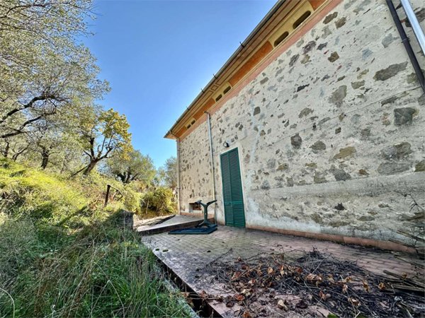 casa indipendente in vendita a Lucca in zona Mammoli