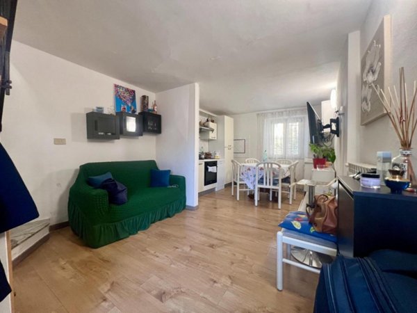 casa indipendente in vendita a Lucca in zona Pontetetto