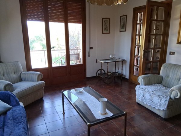 casa indipendente in vendita a Lucca