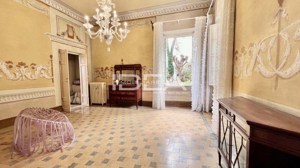 casa indipendente in vendita a Lucca in zona Centro Città