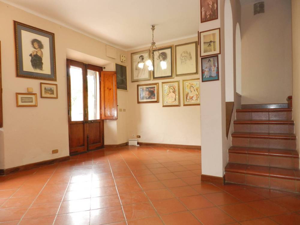 casa indipendente in vendita a Lucca