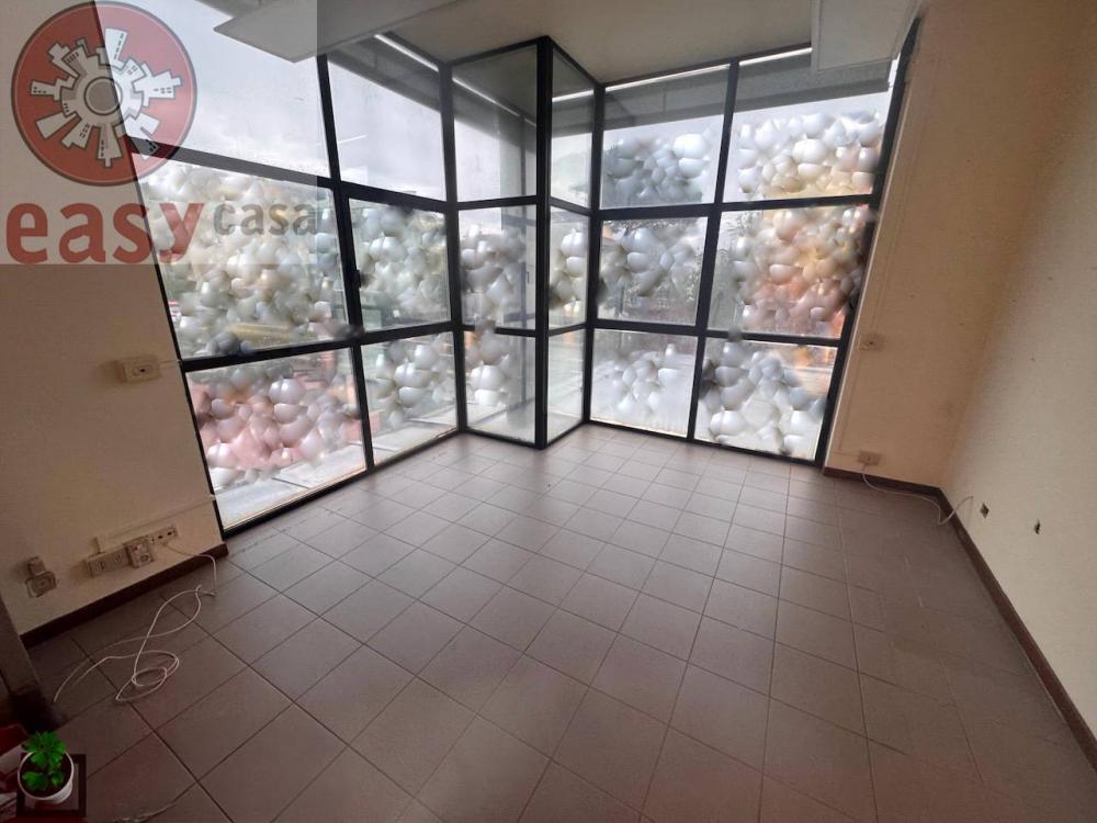 ufficio in vendita a Lucca in zona Centro Città